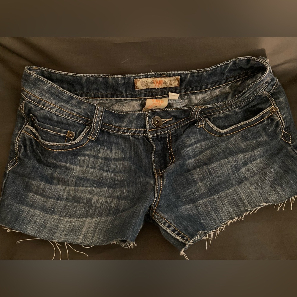 cute low rise shorts size 3! YMI jean shorts